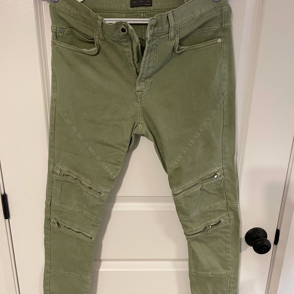 Green slim fit pants
